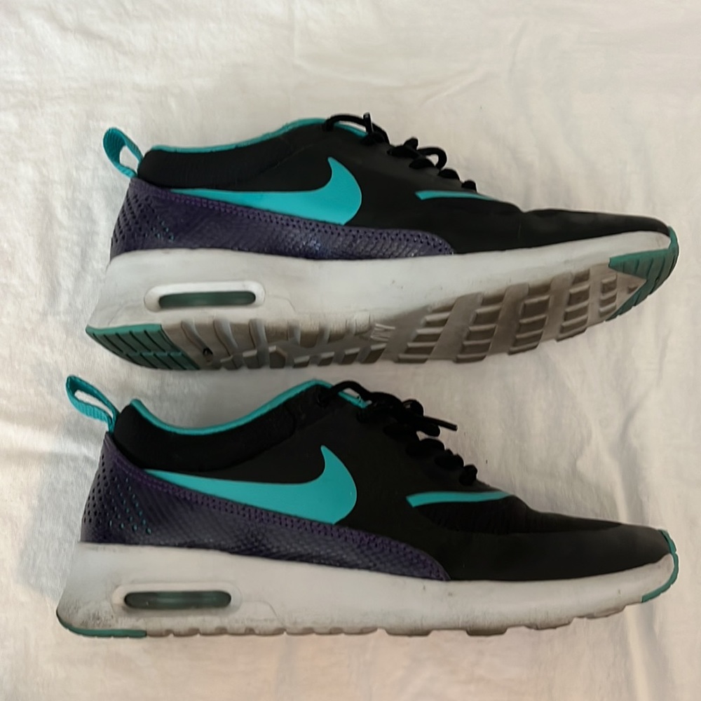Woman’s Nike shoes - Picture 3 of 6